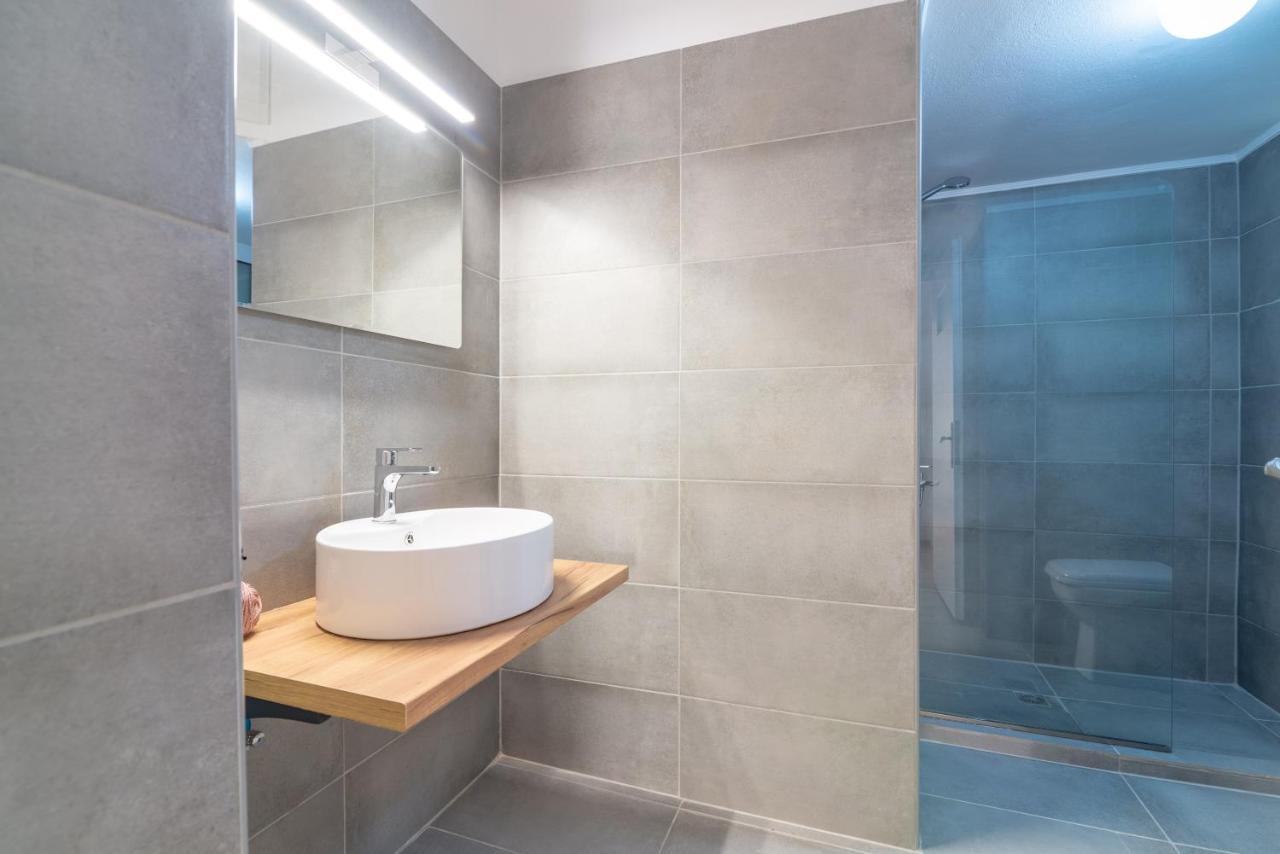 Modern Renovated Apt Next To The Beachfront Heraclión Exterior foto