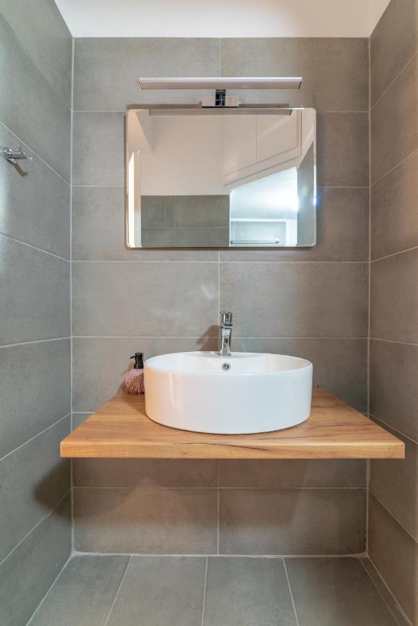 Modern Renovated Apt Next To The Beachfront Heraclión Exterior foto